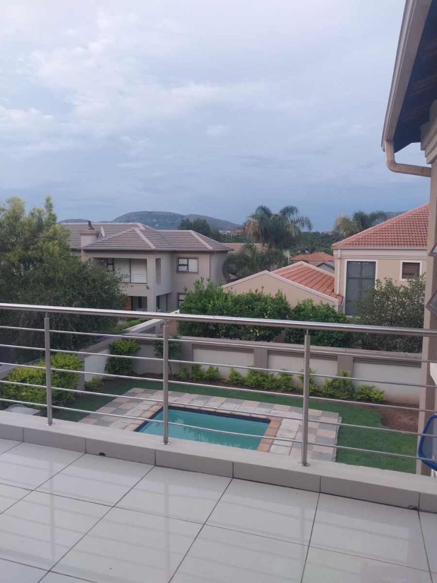 To Let 6 Bedroom Property for Rent in Xanadu North West